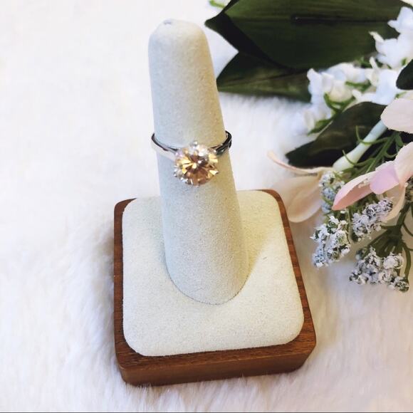 Sterling Silver Yellow Crystal Ring - Picture 2 of 7